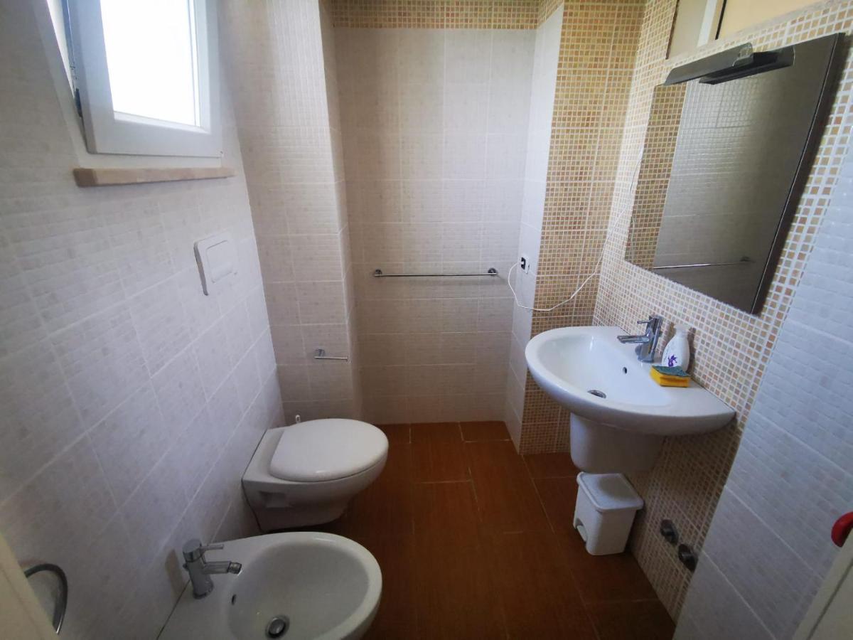 Villa Marieta Полиняно а Маре Екстериор снимка