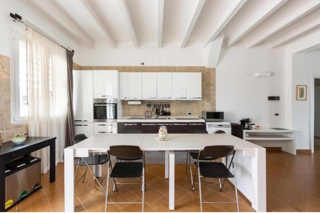 Villa Marieta Полиняно а Маре Екстериор снимка